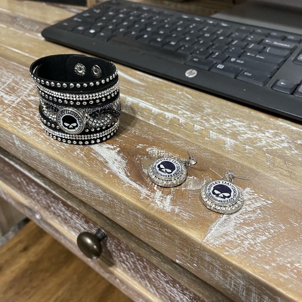 Harley Davidson bracelet and earrings NWOT